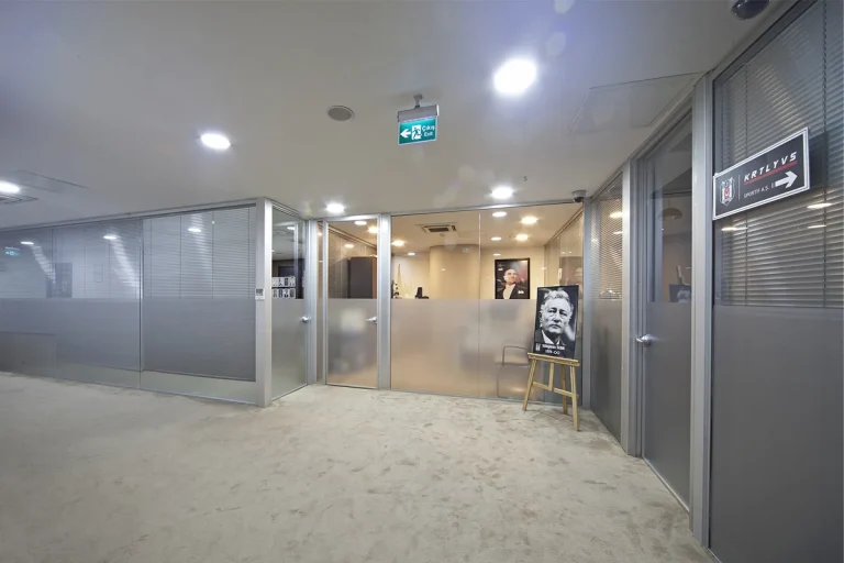 Beşiktaş JK genel merkez ofisinde çift cam cama sistem
